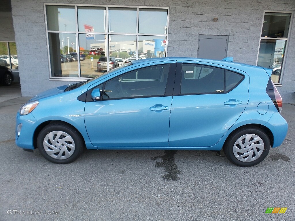 Sparkling Sea Metallic 2016 Toyota Prius c Three Exterior Photo #115178870