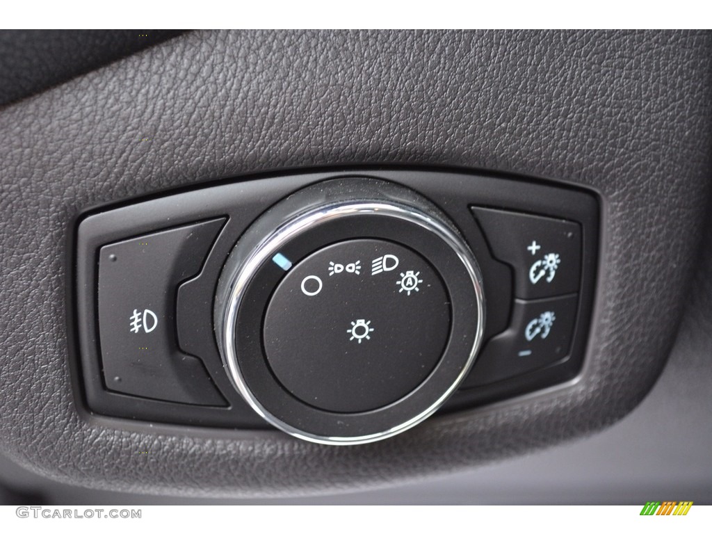2017 Ford Transit Connect XLT Van Controls Photo #115180952