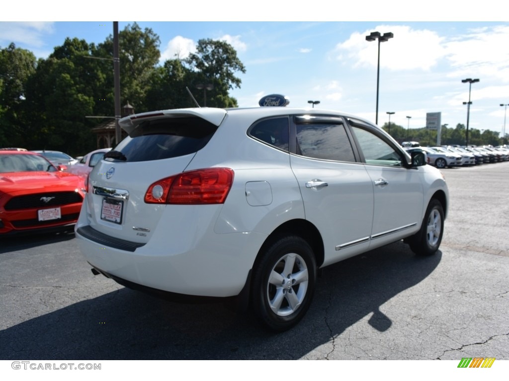 2013 Rogue S Special Edition AWD - Pearl White / Black photo #3