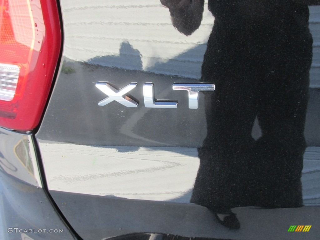 2017 Explorer XLT - Shadow Black / Ebony Black photo #13