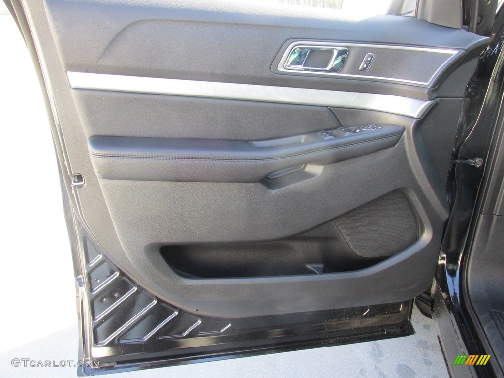 2017 Explorer XLT - Shadow Black / Ebony Black photo #20