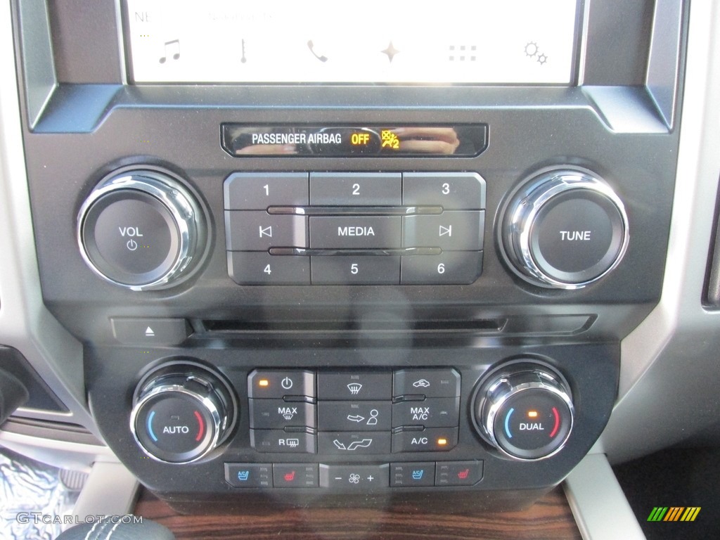 2016 F150 Lariat SuperCrew - Oxford White / Black photo #26