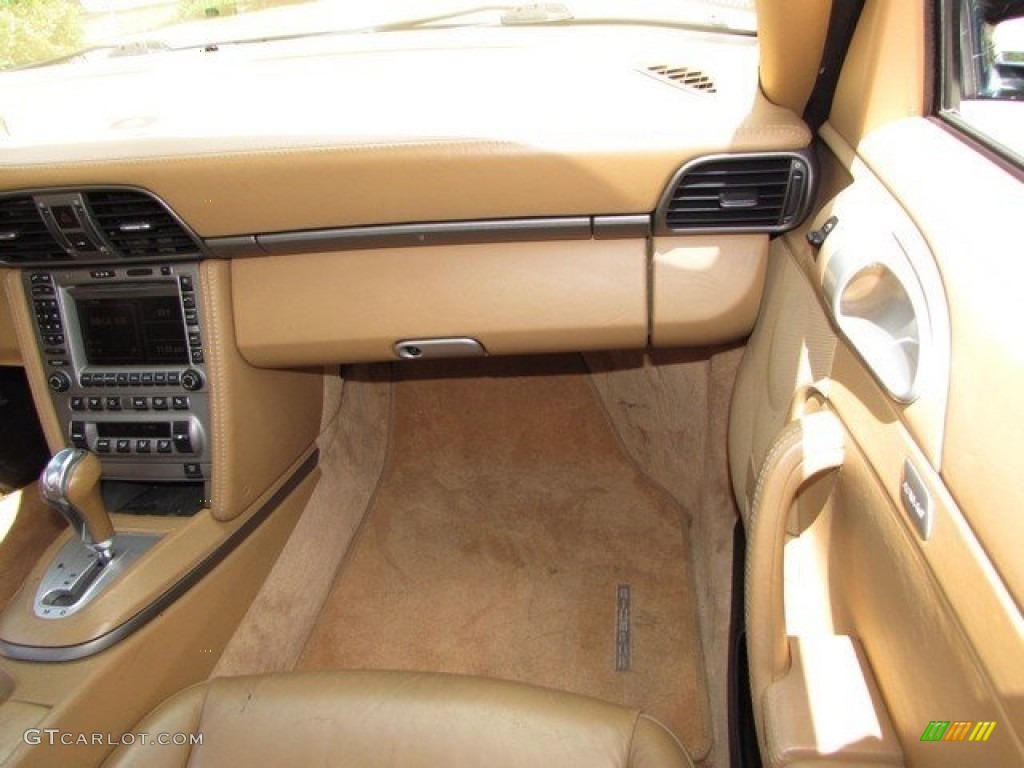 2005 911 Carrera Coupe - Forest Green Metallic / Sand Beige photo #14