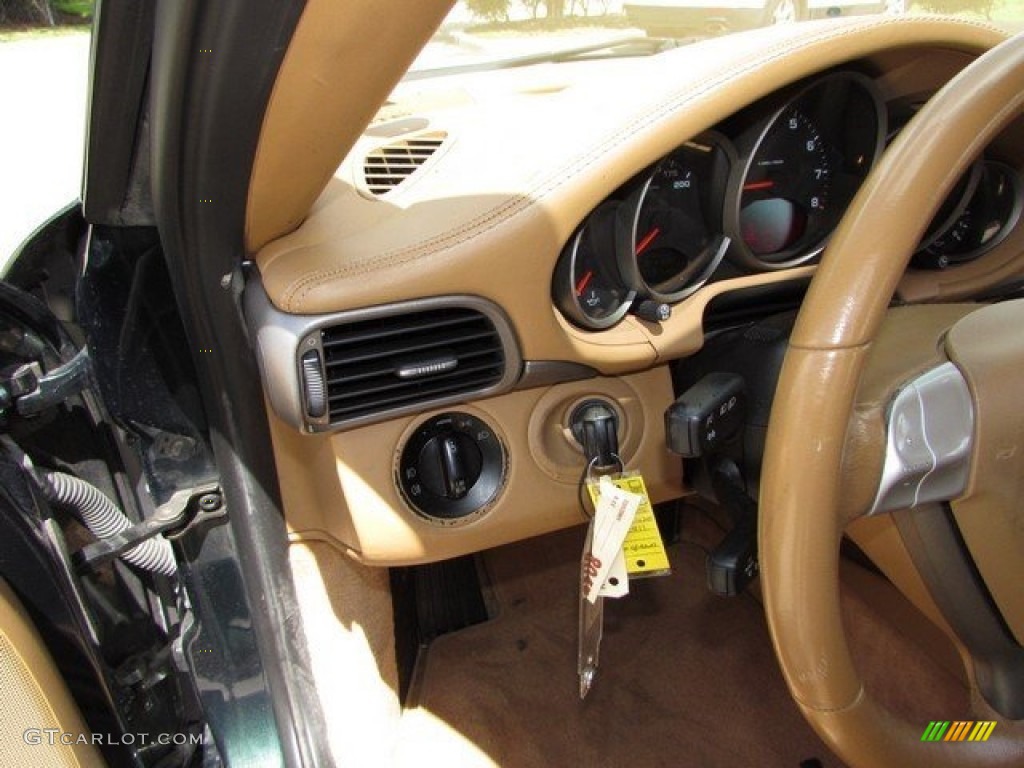 2005 911 Carrera Coupe - Forest Green Metallic / Sand Beige photo #23