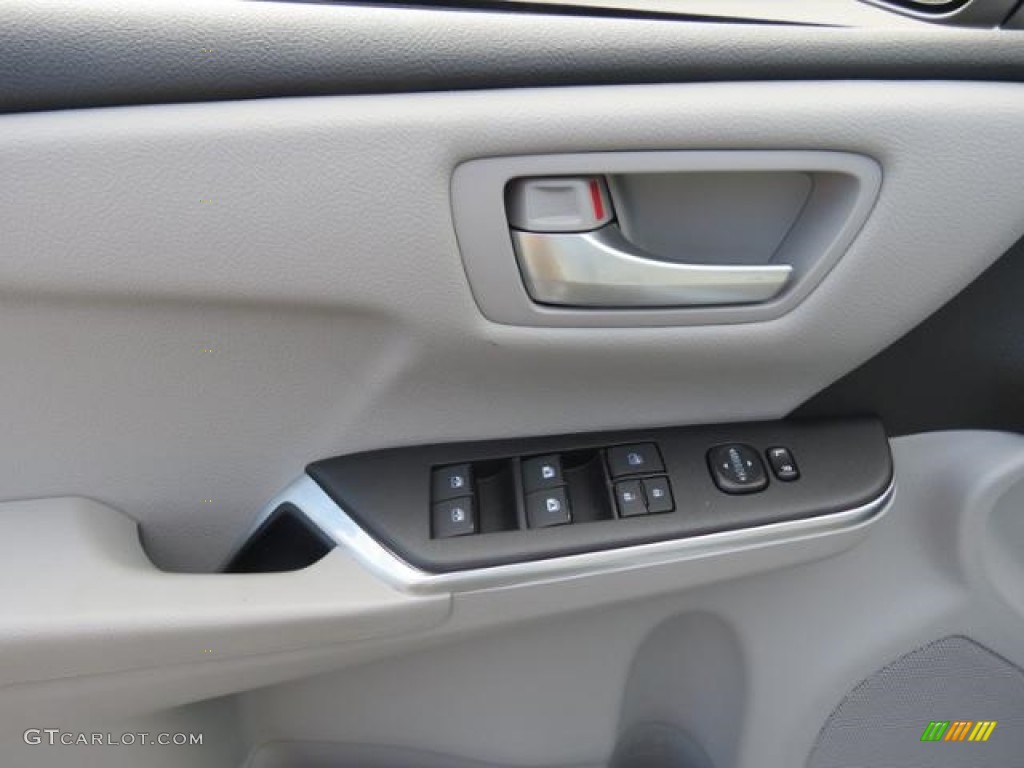 2017 Camry LE - Celestial Silver Metallic / Ash photo #9