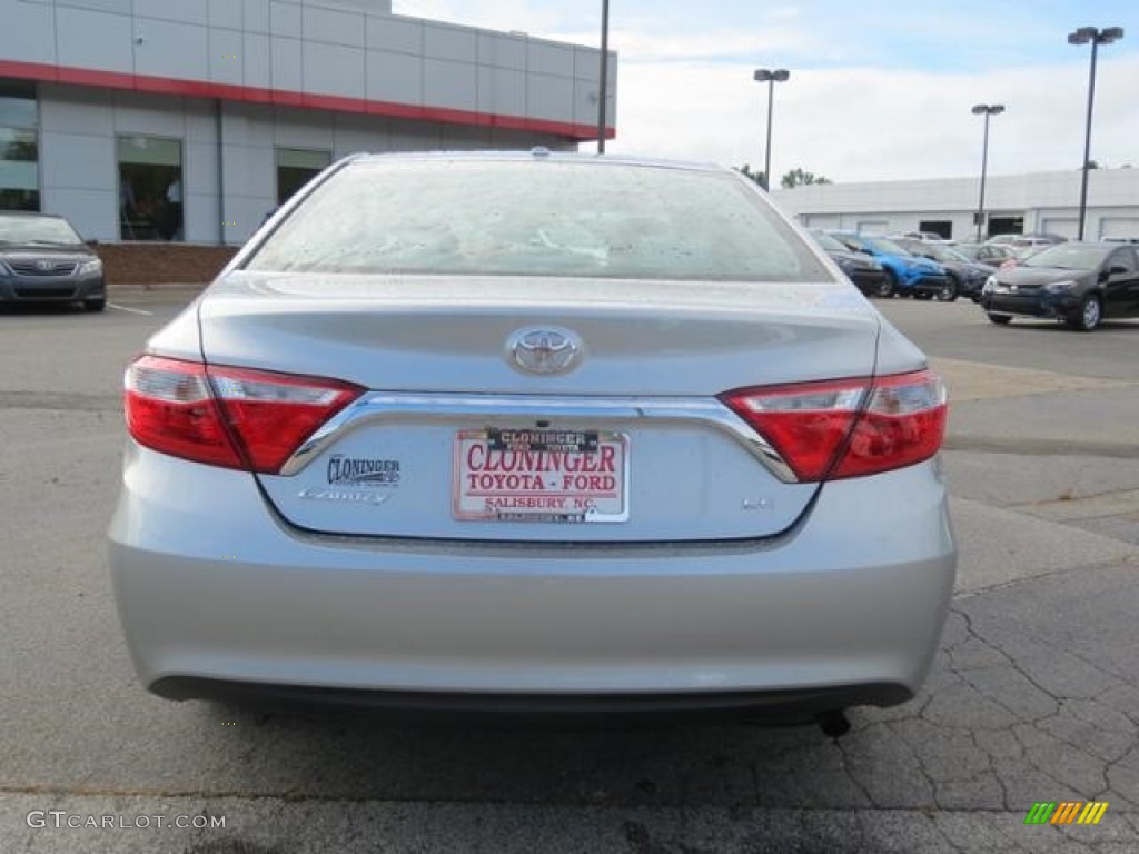 2017 Camry LE - Celestial Silver Metallic / Ash photo #23