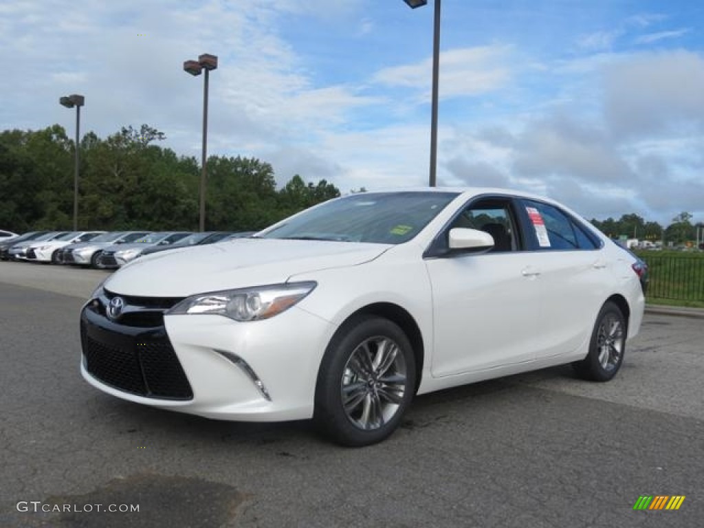 Blizzard White Pearl 2017 Toyota Camry SE Exterior Photo #115206528
