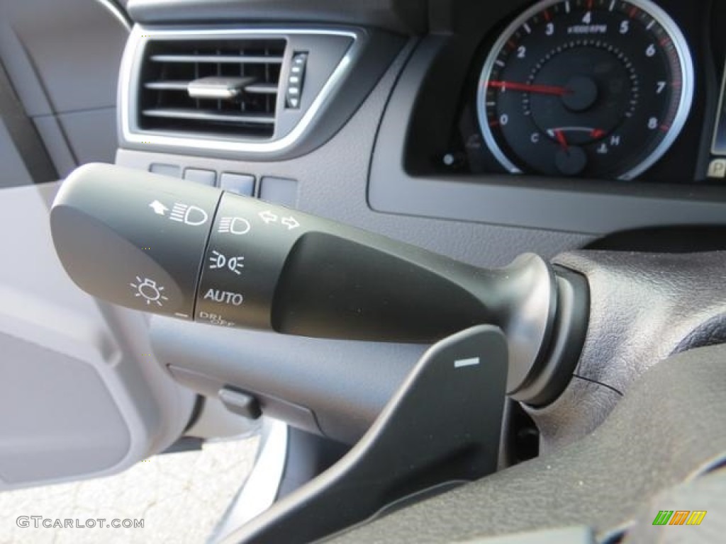 2017 Toyota Camry SE XSP Series Controls Photo #115208521