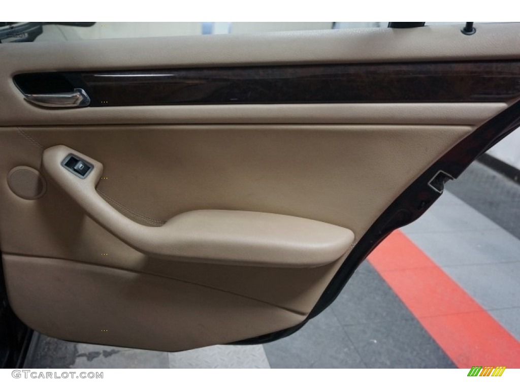 2002 3 Series 325xi Sedan - Jet Black / Sand photo #15