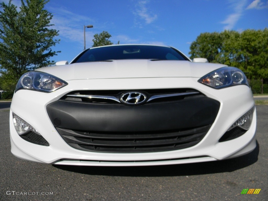 2013 Genesis Coupe 3.8 Track - Monaco White / Black Leather photo #4