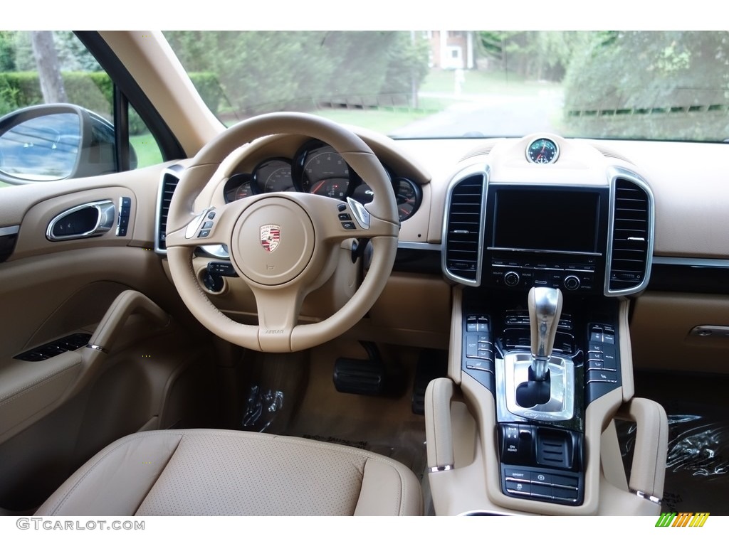 2014 Cayenne  - Jet Green Metallic / Luxor Beige photo #12