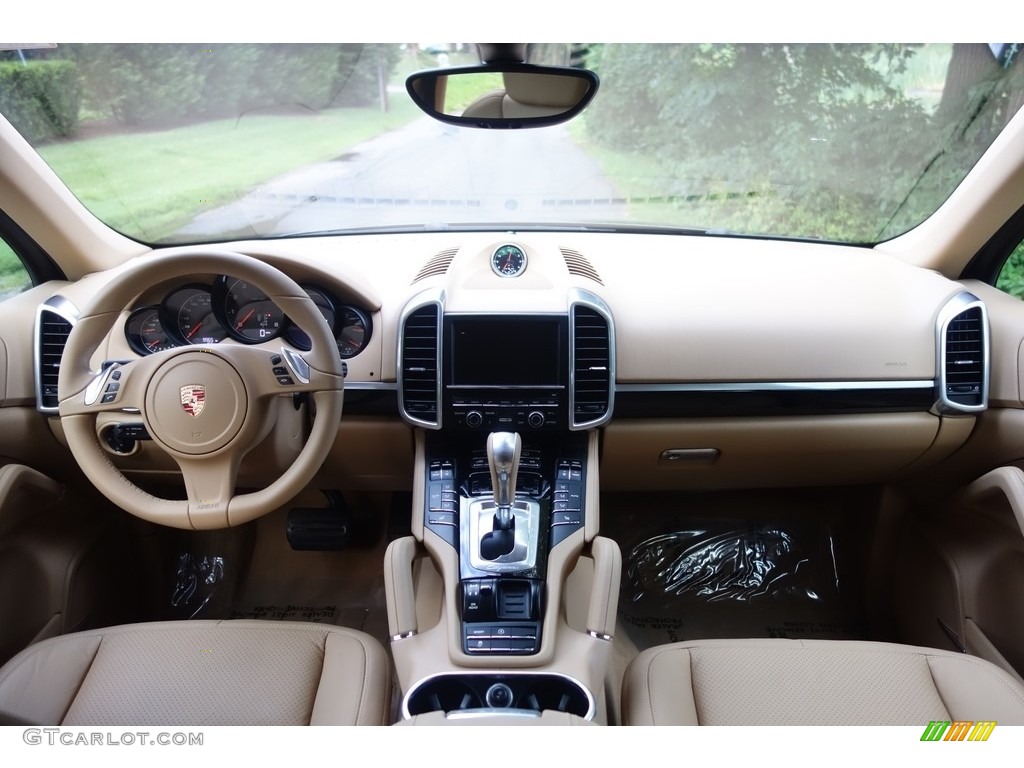2014 Porsche Cayenne Standard Cayenne Model Luxor Beige Dashboard Photo #115223651