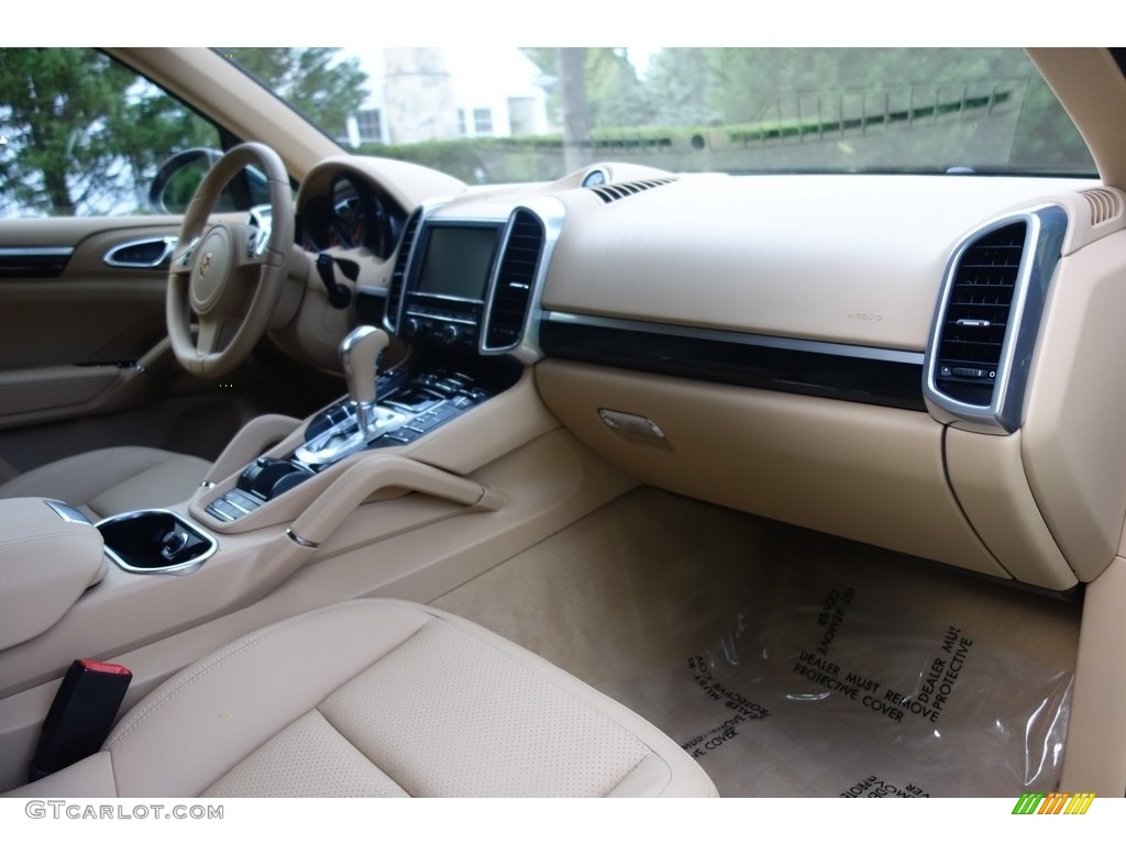 2014 Cayenne  - Jet Green Metallic / Luxor Beige photo #16