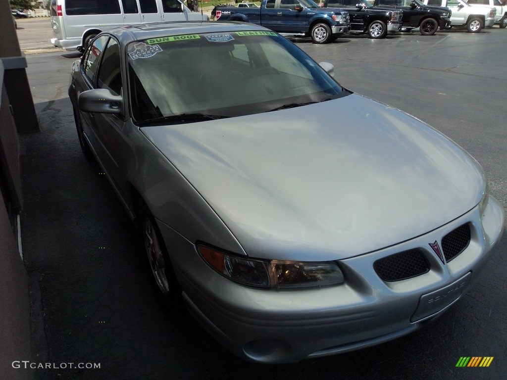 2002 Grand Prix GT Sedan - Galaxy Silver Metallic / Graphite photo #5