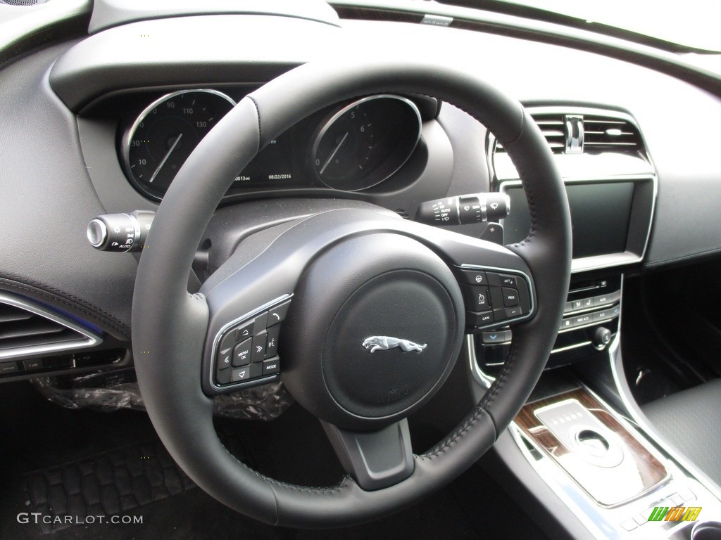2017 Jaguar XE 35t First Edition Steering Wheel Photos
