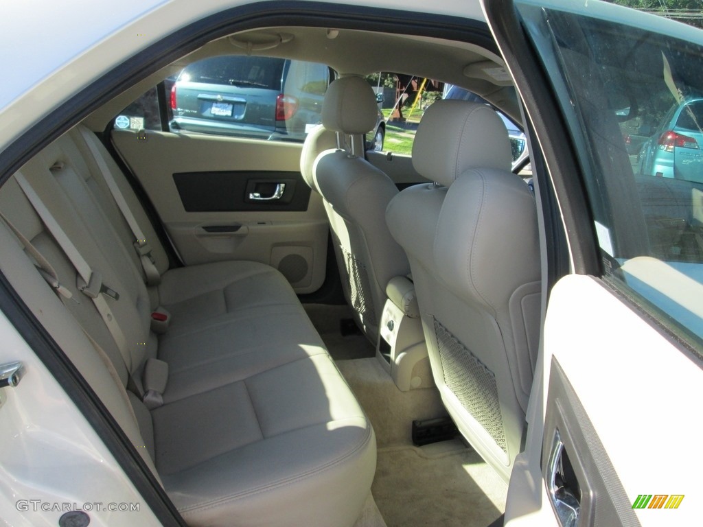2005 CTS Sedan - White Diamond / Light Neutral photo #18