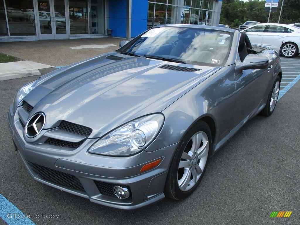 2011 SLK 300 Roadster - Palladium Silver Metallic / Black photo #13