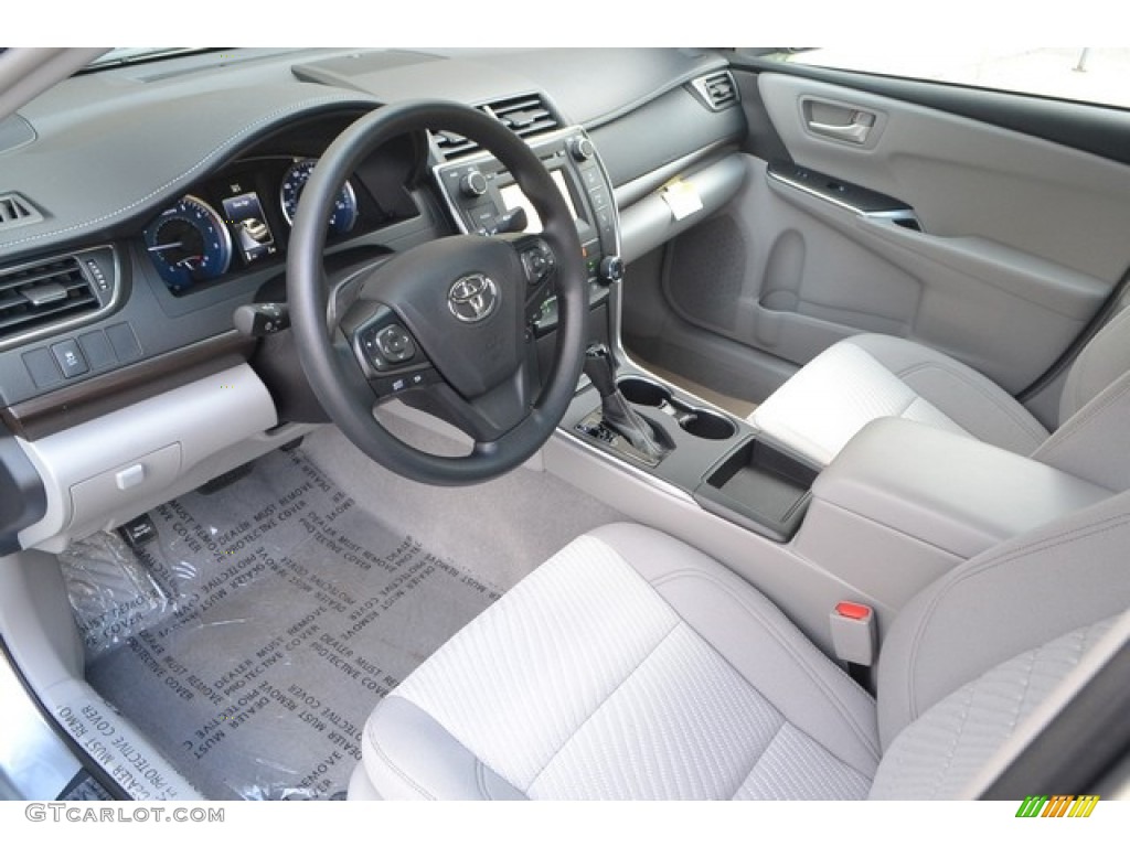 Ash Interior 2017 Toyota Camry LE Photo #115236040