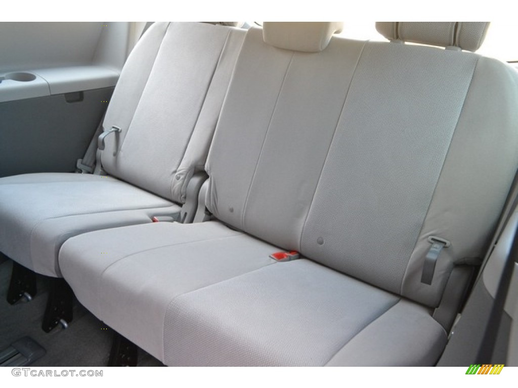 2017 Toyota Sienna L Rear Seat Photo #115236484