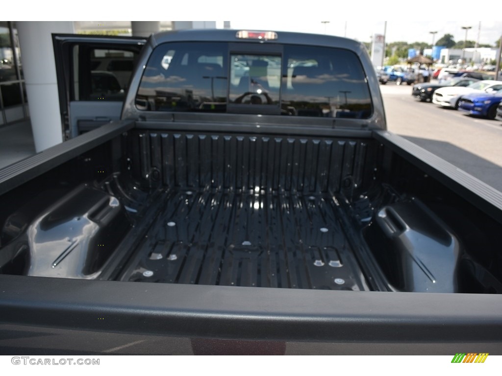 2016 F250 Super Duty XLT Crew Cab 4x4 - Magnetic Metallic / Steel photo #6
