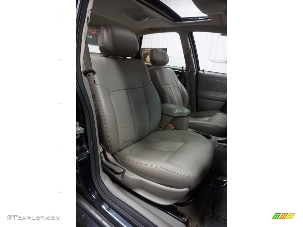 2003 L Series L300 Sedan - Black / Gray photo #18