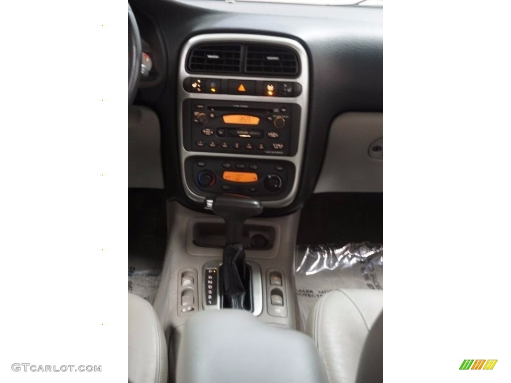 2003 L Series L300 Sedan - Black / Gray photo #27