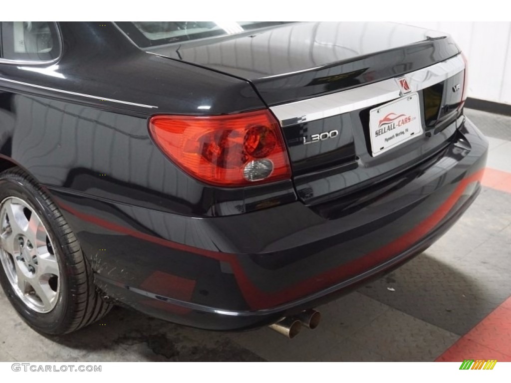 2003 L Series L300 Sedan - Black / Gray photo #65