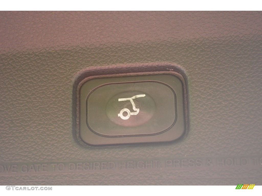 2014 Explorer XLT - White Platinum / Charcoal Black photo #13