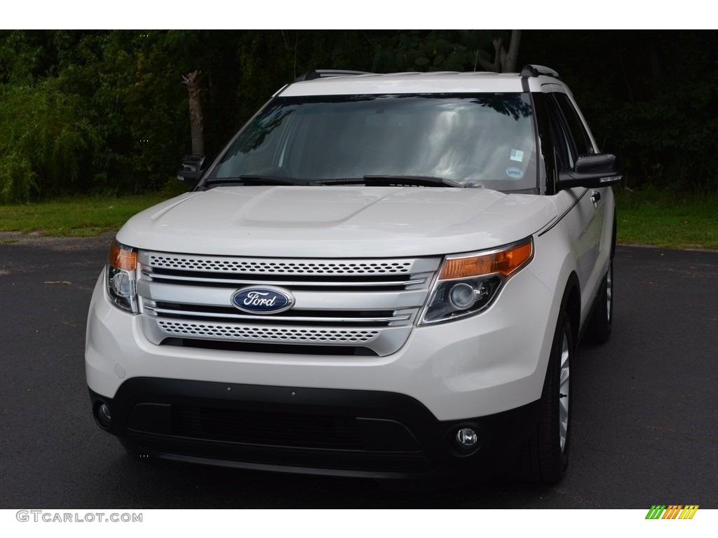 2014 Explorer XLT - White Platinum / Charcoal Black photo #16