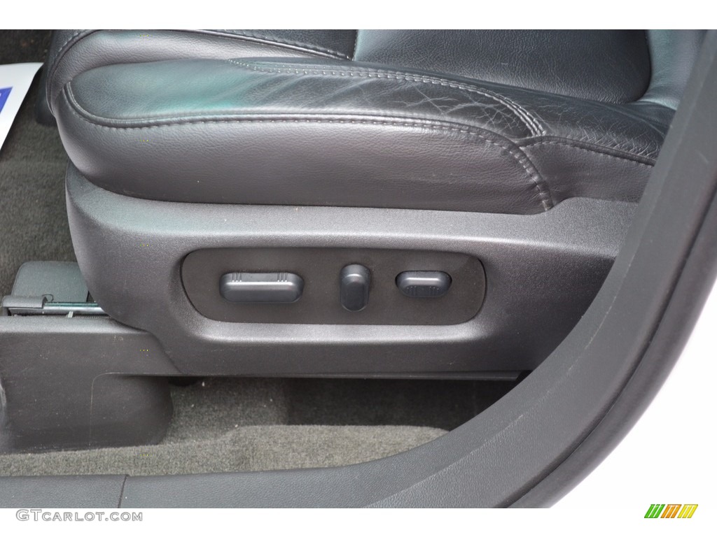 2014 Explorer XLT - White Platinum / Charcoal Black photo #27