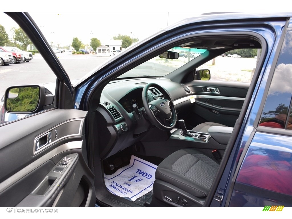 2017 Explorer XLT - Blue Jeans / Ebony Black photo #24