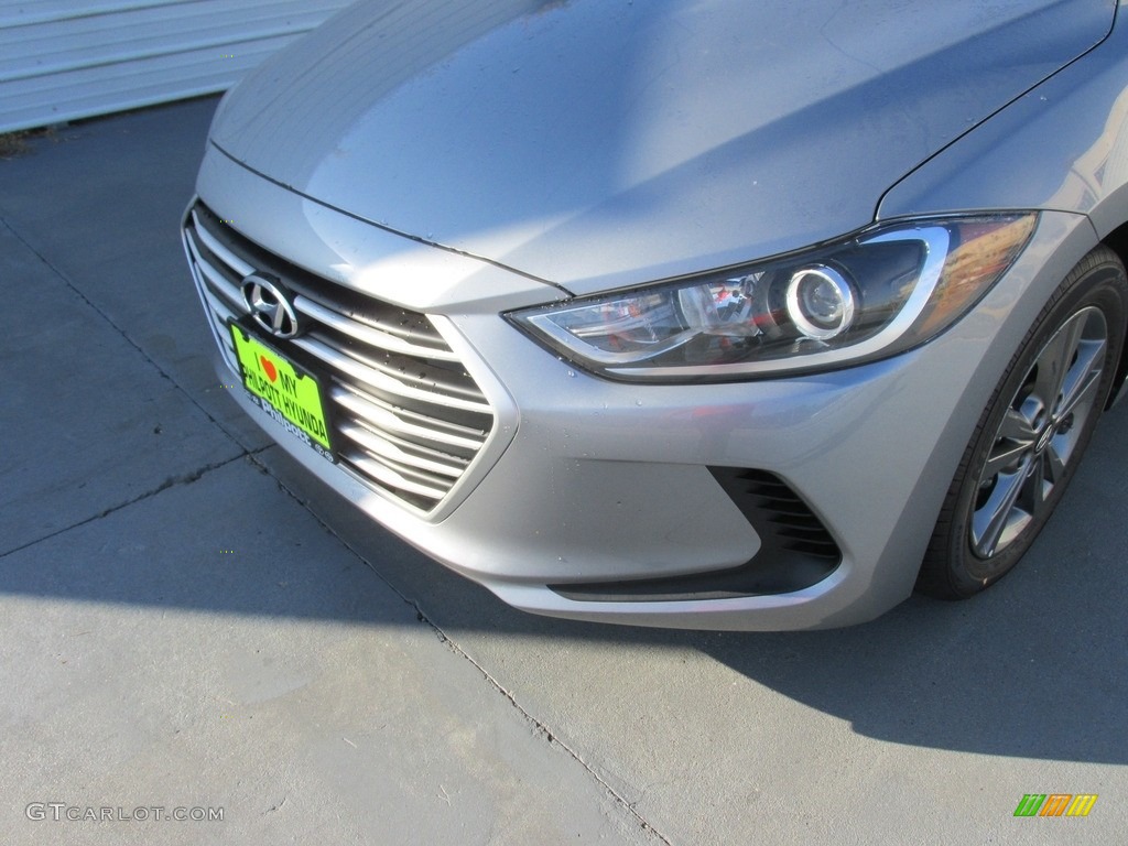 2017 Elantra SE - Gray / Gray photo #10