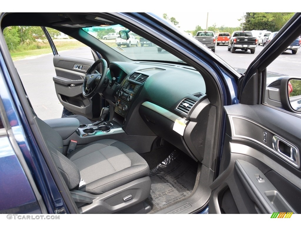2017 Explorer XLT - Blue Jeans / Ebony Black photo #34