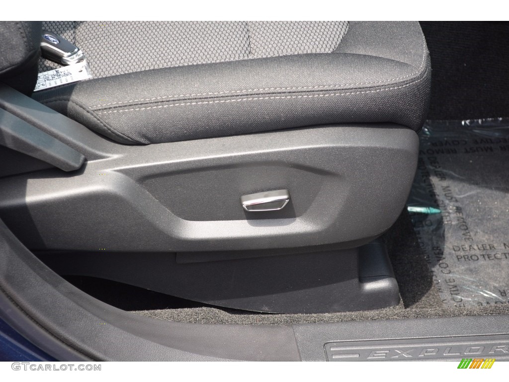2017 Explorer XLT - Blue Jeans / Ebony Black photo #35