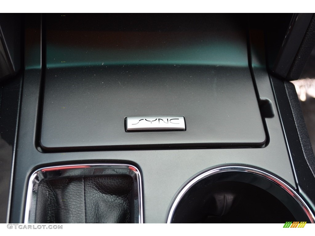 2017 Explorer XLT - Blue Jeans / Ebony Black photo #41