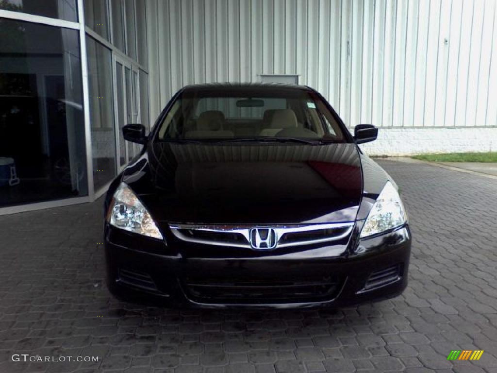 2006 Accord SE Sedan - Nighthawk Black Pearl / Ivory photo #2