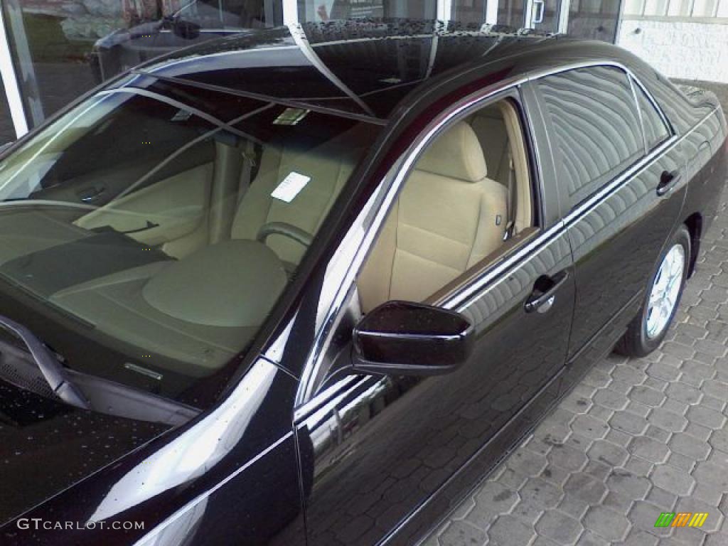 2006 Accord SE Sedan - Nighthawk Black Pearl / Ivory photo #19