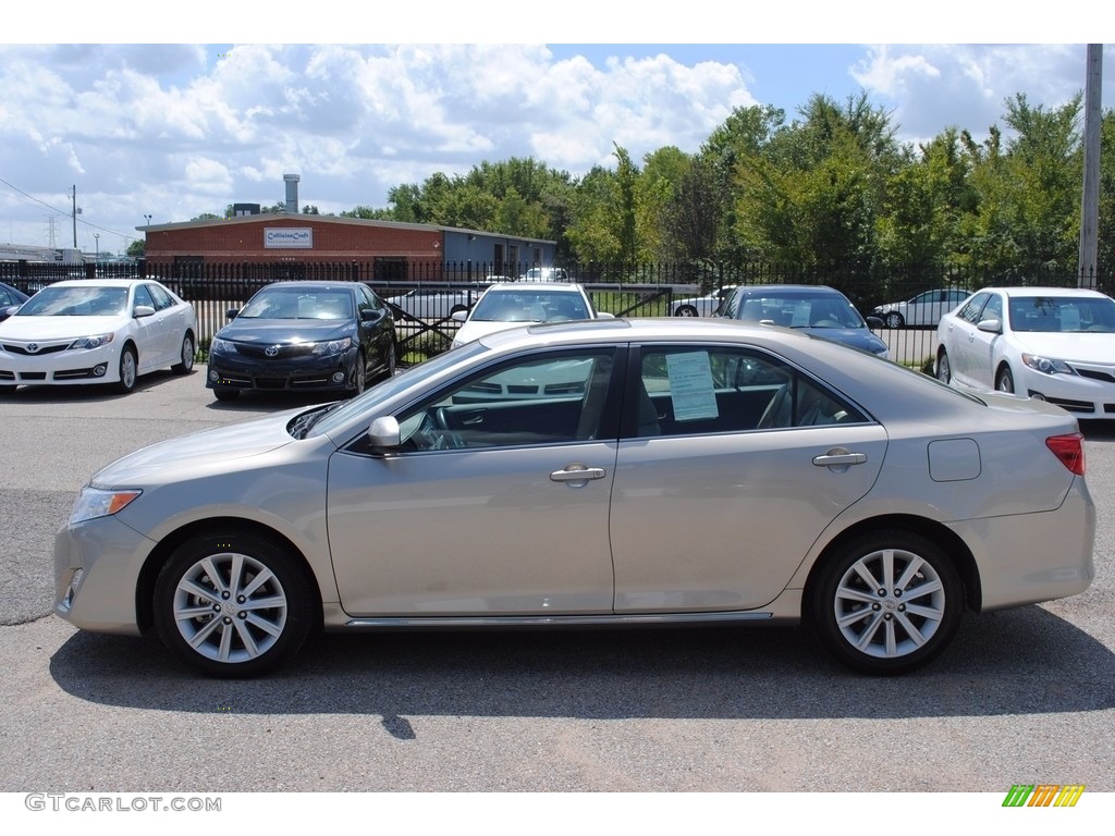 2014 Camry XLE - Creme Brulee Metallic / Ivory photo #2