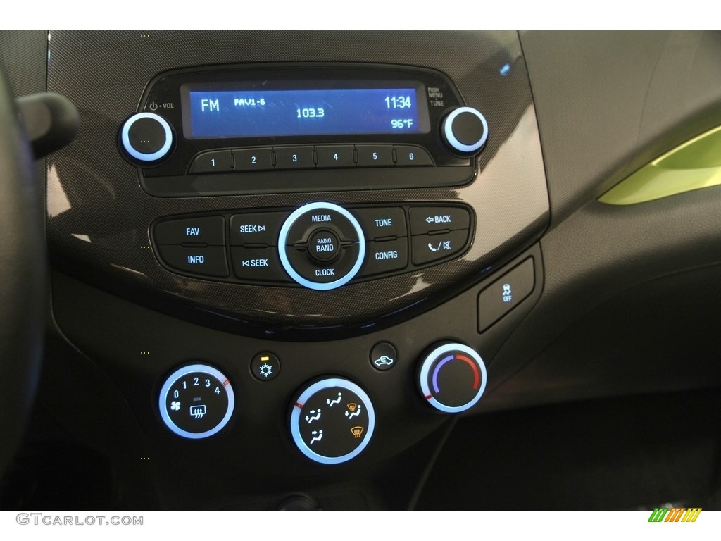 2014 Spark LS - Jalapeno / Silver/Green photo #12
