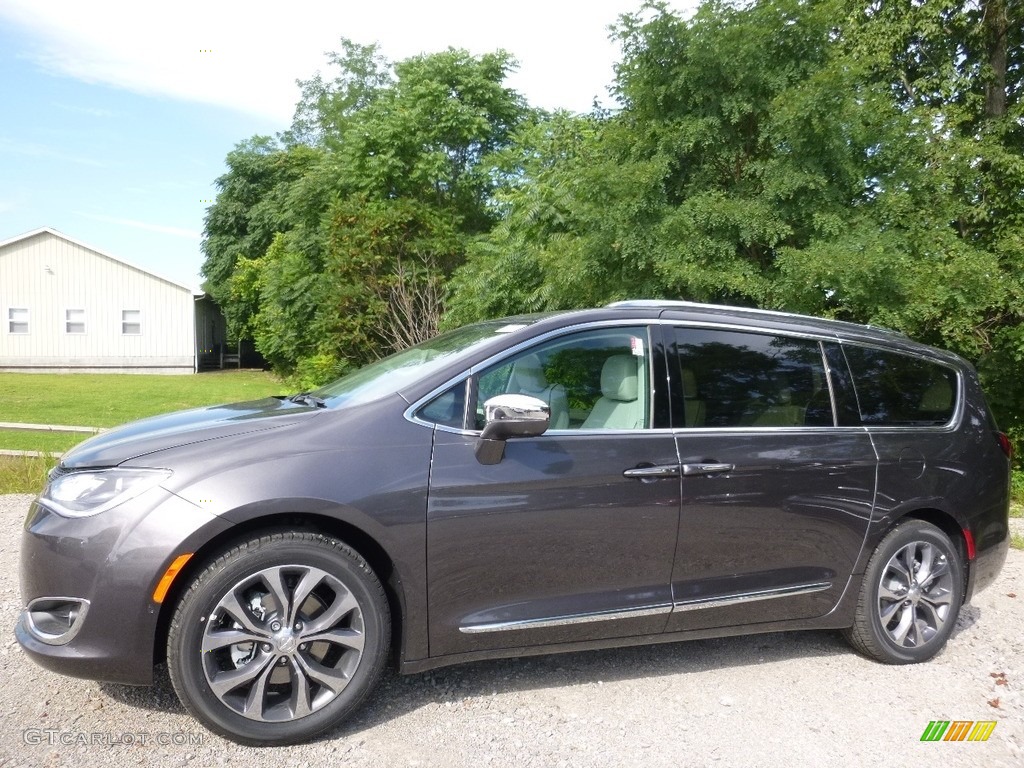 Granite Crystal Metallic Chrysler Pacifica