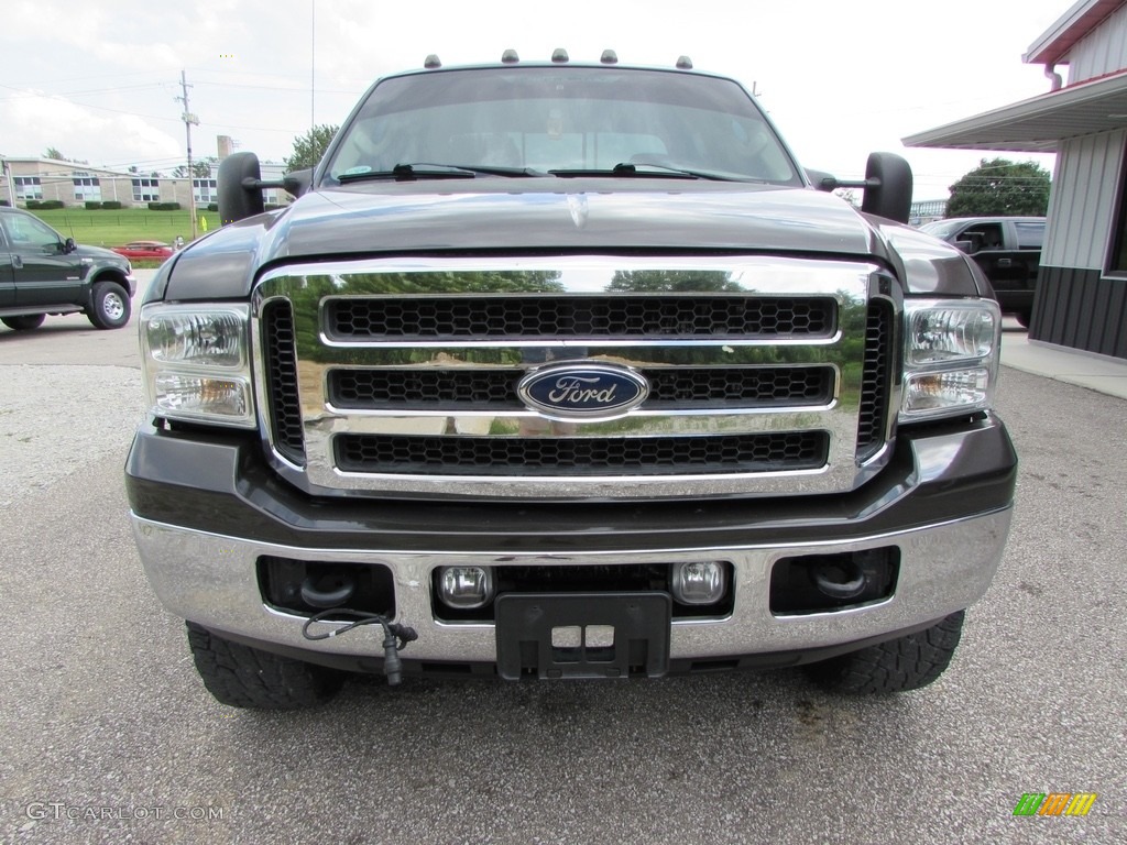 2005 F250 Super Duty Lariat Crew Cab 4x4 - Dark Shadow Grey Metallic / Tan photo #3