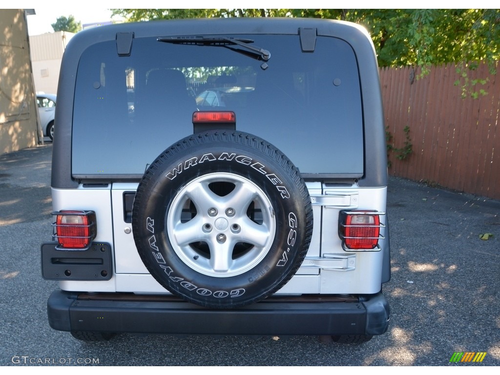 2004 Wrangler X 4x4 - Bright Silver Metallic / Dark Slate Gray photo #7