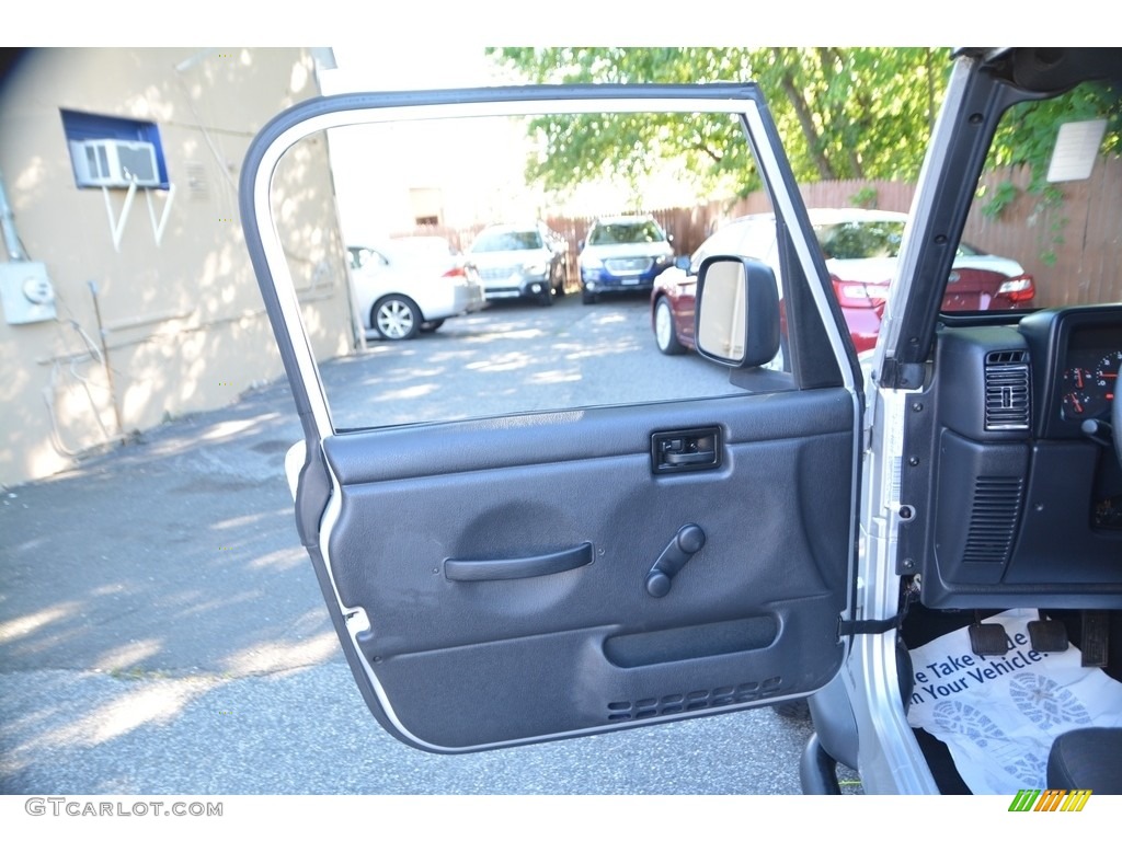 2004 Wrangler X 4x4 - Bright Silver Metallic / Dark Slate Gray photo #15