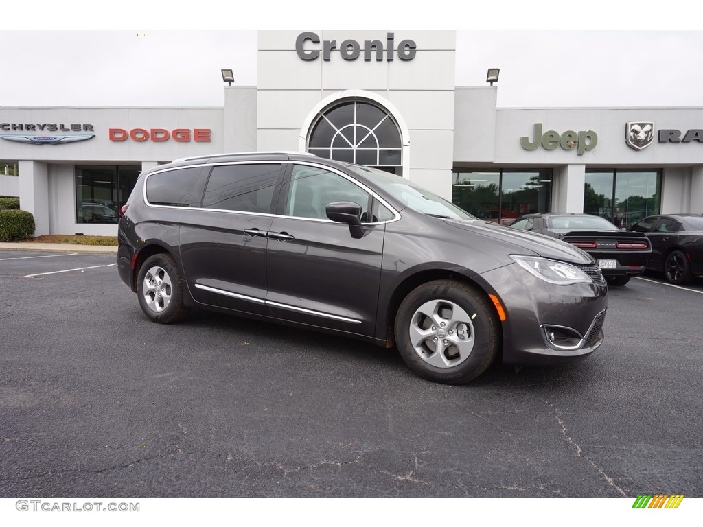 2017 Pacifica Touring L Plus - Granite Crystal Metallic / Black/Alloy photo #1