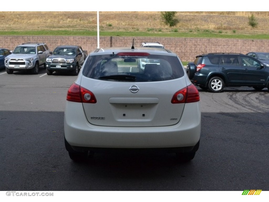 2010 Rogue S AWD - Phantom White / Black photo #3