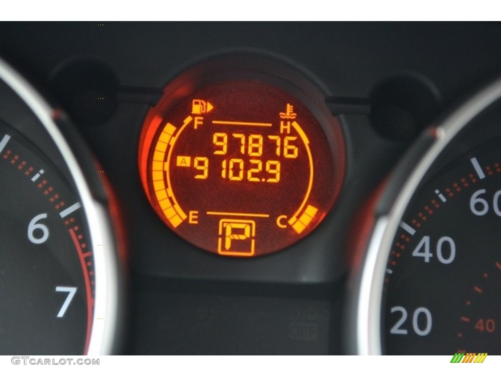 2010 Rogue S AWD - Phantom White / Black photo #10