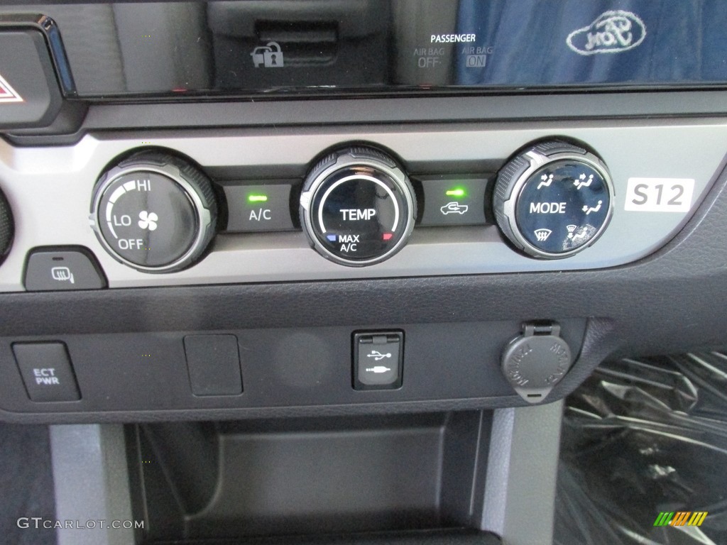 2017 Tacoma SR5 Double Cab 4x4 - Quicksand / Cement Gray photo #29