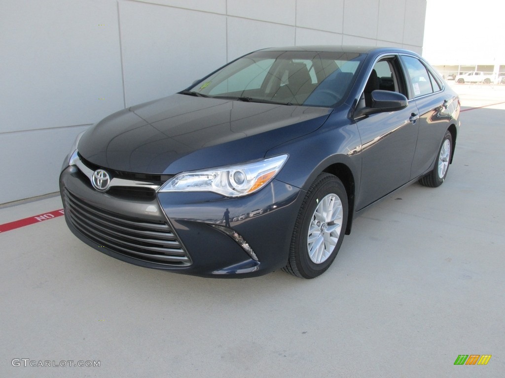 Parisian Night Pearl 2017 Toyota Camry LE Exterior Photo #115277896