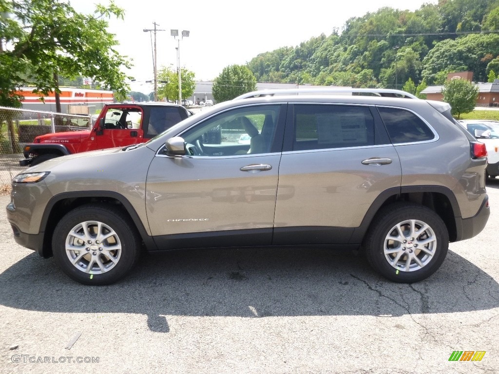 2017 Cherokee Latitude 4x4 - Light Brownstone Pearl / Black/Light Frost Beige photo #2