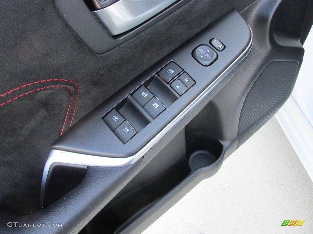 2017 Toyota Camry XSE Controls Photo #115280365